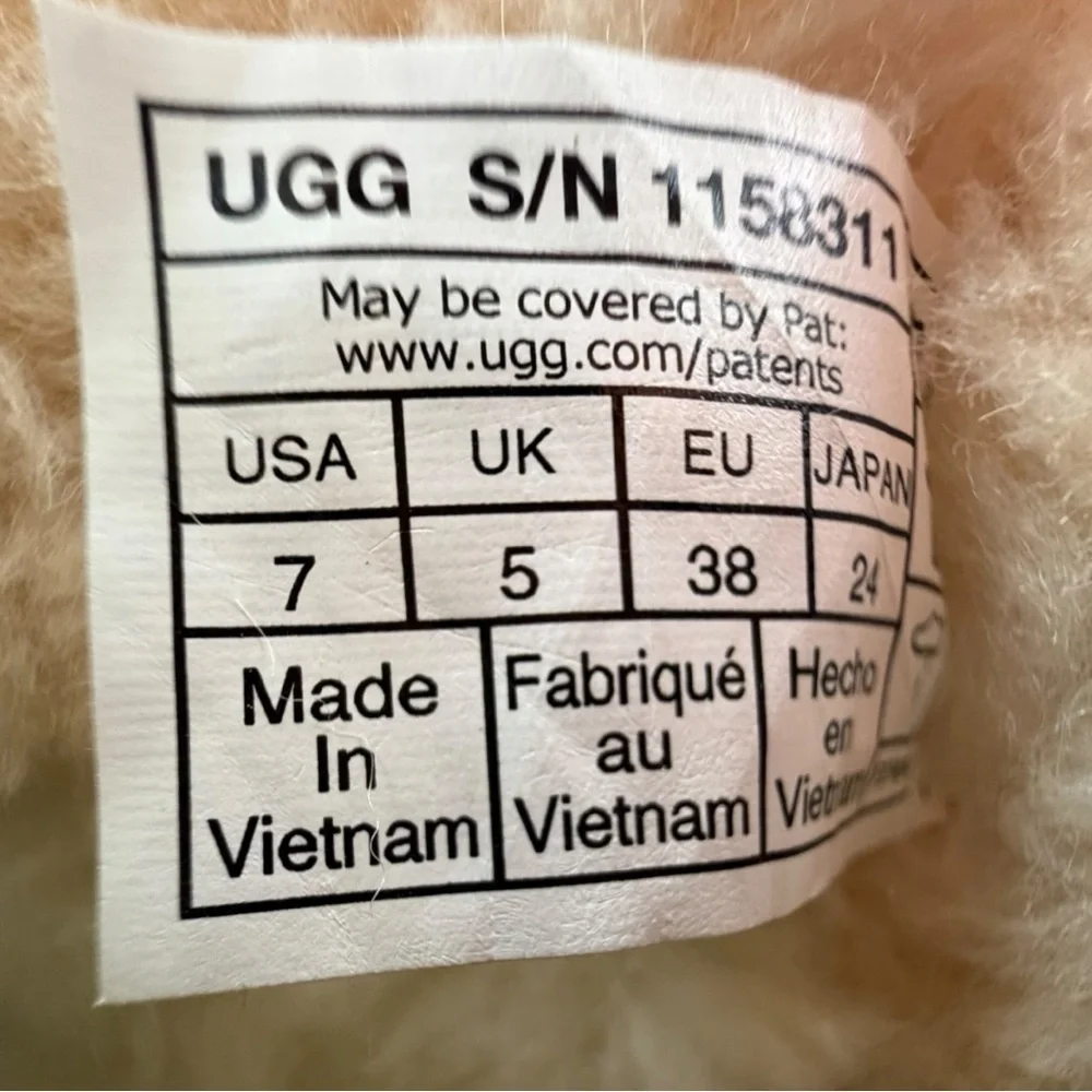 NWT UGG Women’s Classic Ultra Mini Platform Boots Chestnut Size 7